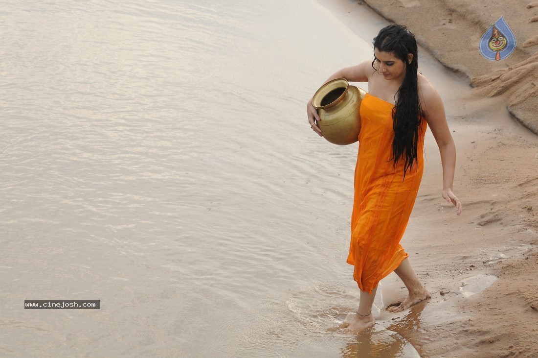 Archana New Spicy Stills - 5 / 65 photos