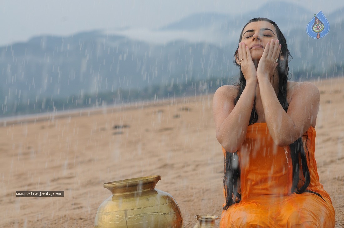 Archana New Spicy Stills - 9 / 65 photos