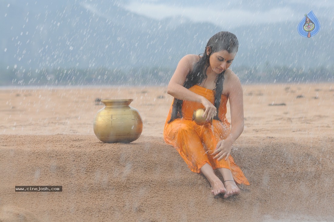 Archana New Spicy Stills - 30 / 65 photos