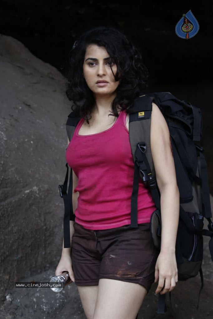 Archana New Stills - 37 / 61 photos