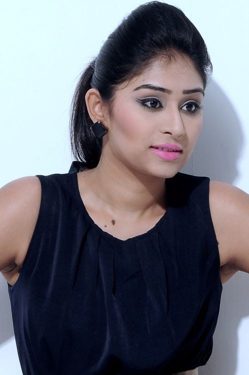 Archana Photo Shoot Photos - 7 / 14 photos