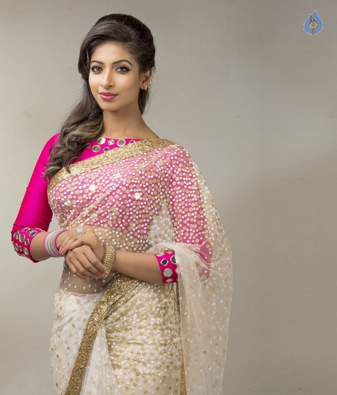 Archana Ravi Photos - 6 / 9 photos