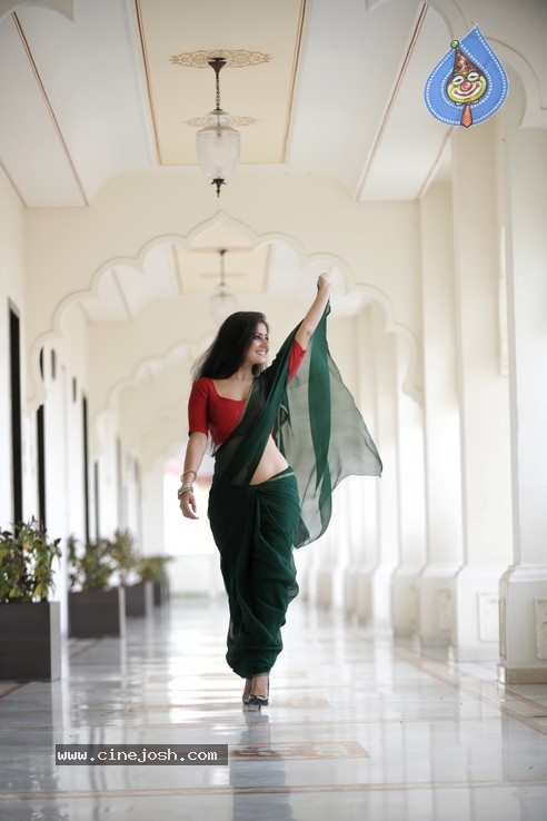 Archanna Guptaa Photoshoot - 5 / 6 photos