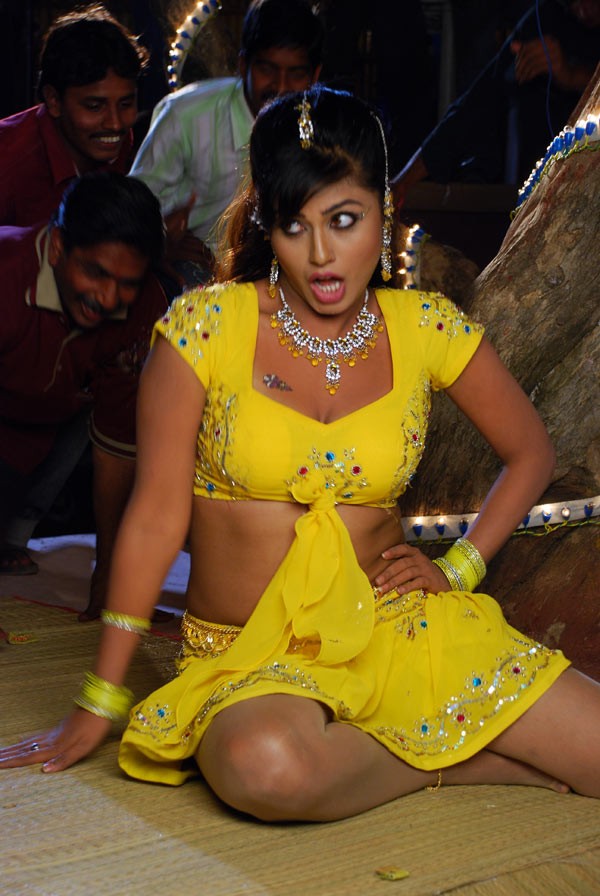 Arthi Puri - 5 / 33 photos