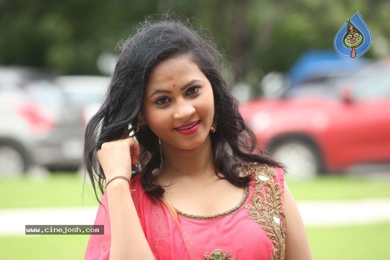 Asha New Photos - 3 / 13 photos