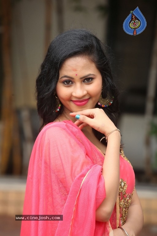 Asha New Photos - 5 / 13 photos