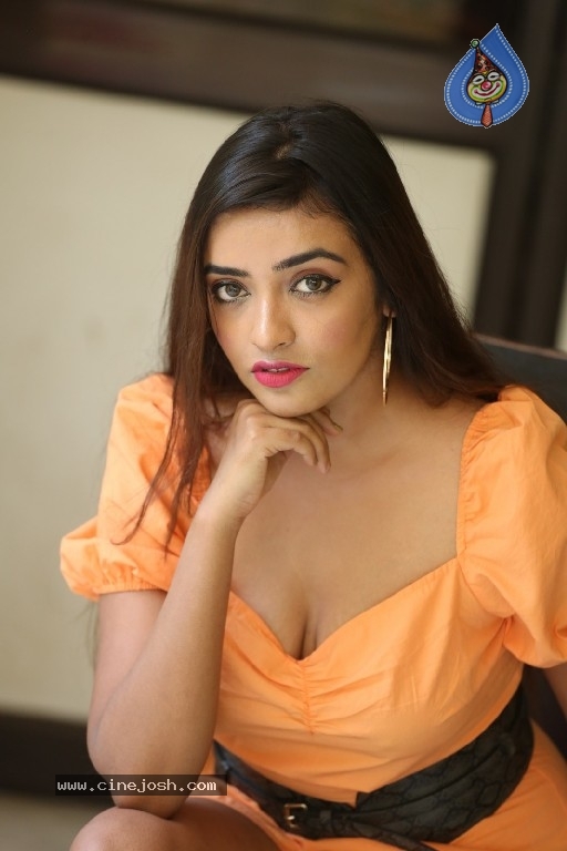 Ashi Roy Stills - 9 / 21 photos