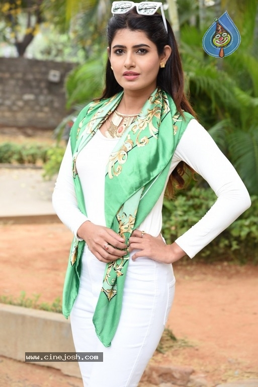 Ashima Narwal Photos - 2 / 21 photos