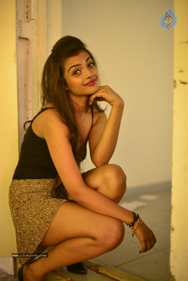 Ashna Zaveri Photo Shoot - 82 / 83 photos