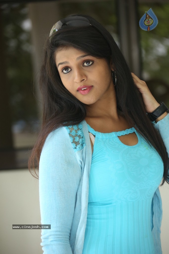 Ashwi New Photos - 41 / 92 photos