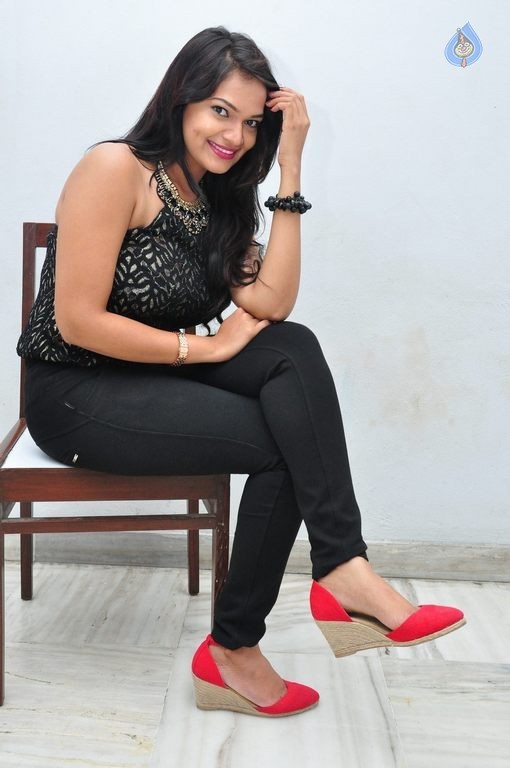 Ashwini New Images - 31 / 42 photos