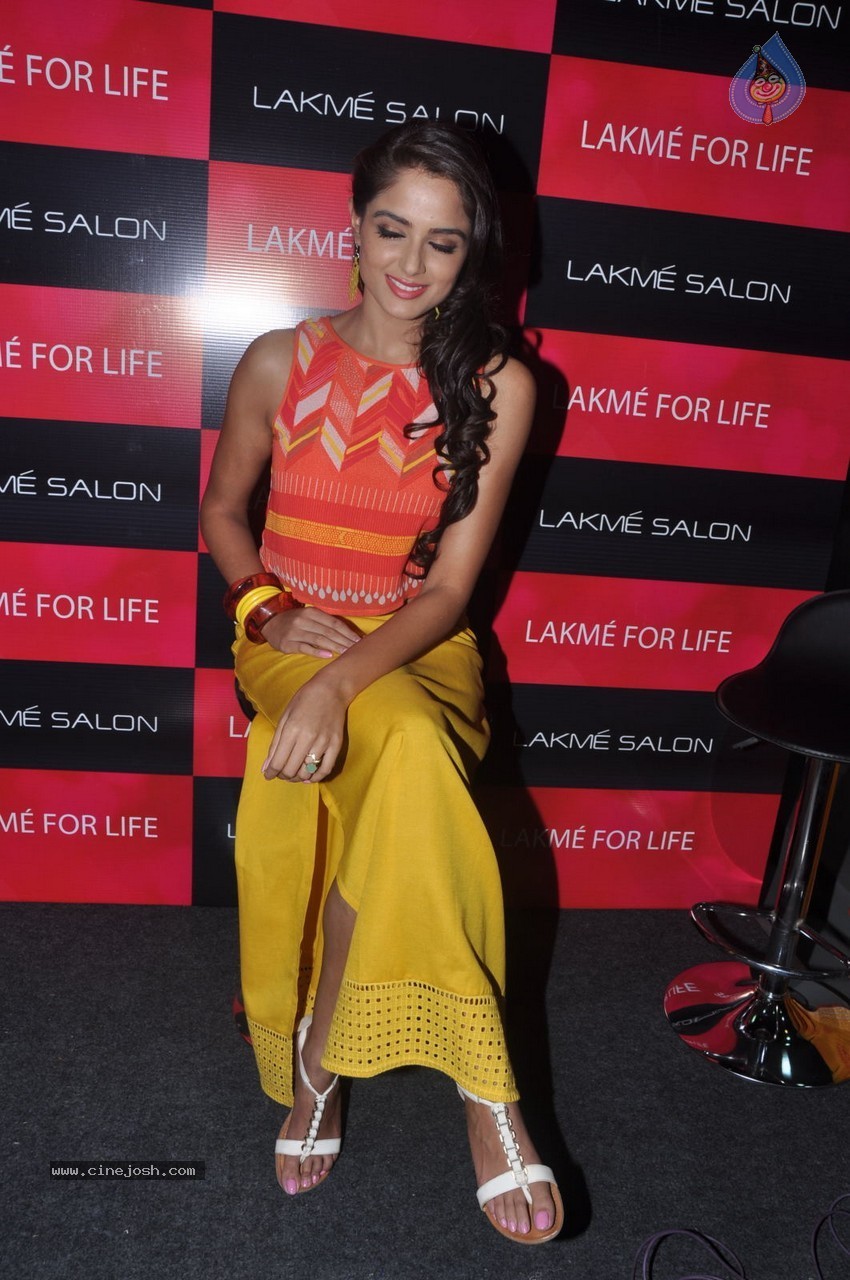Asmita Sood Latest Photos - 14 / 65 photos