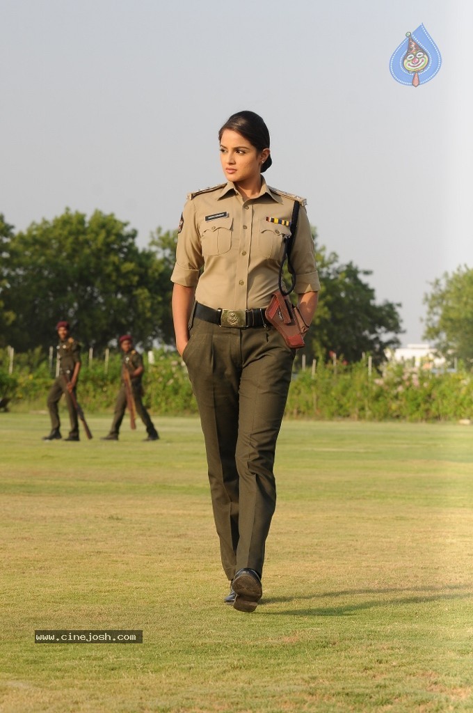 Asmita Sood Stills in Aa Aiduguru - 18 / 79 photos