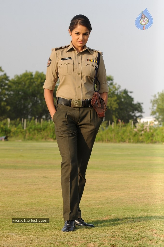 Asmita Sood Stills in Aa Aiduguru - 24 / 79 photos
