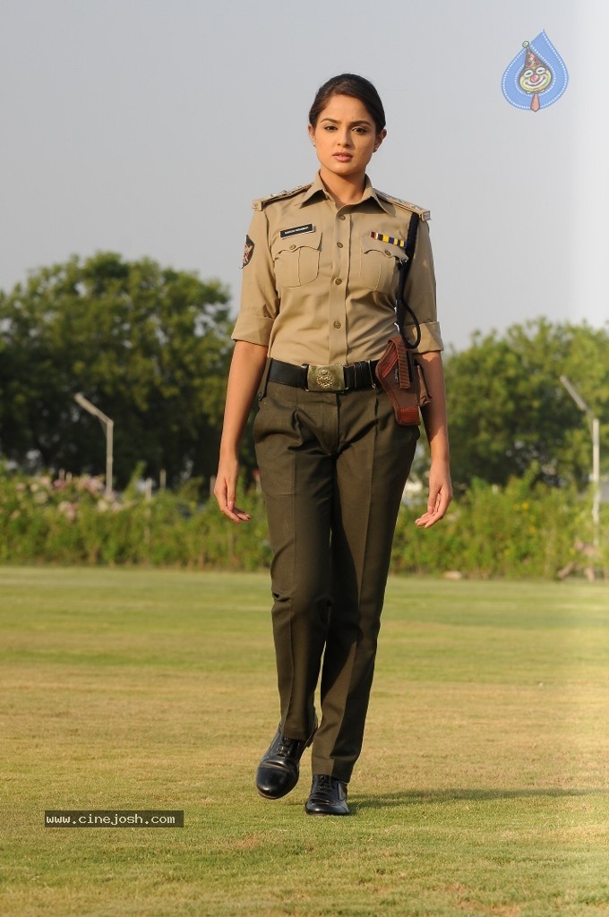 Asmita Sood Stills in Aa Aiduguru - 27 / 79 photos