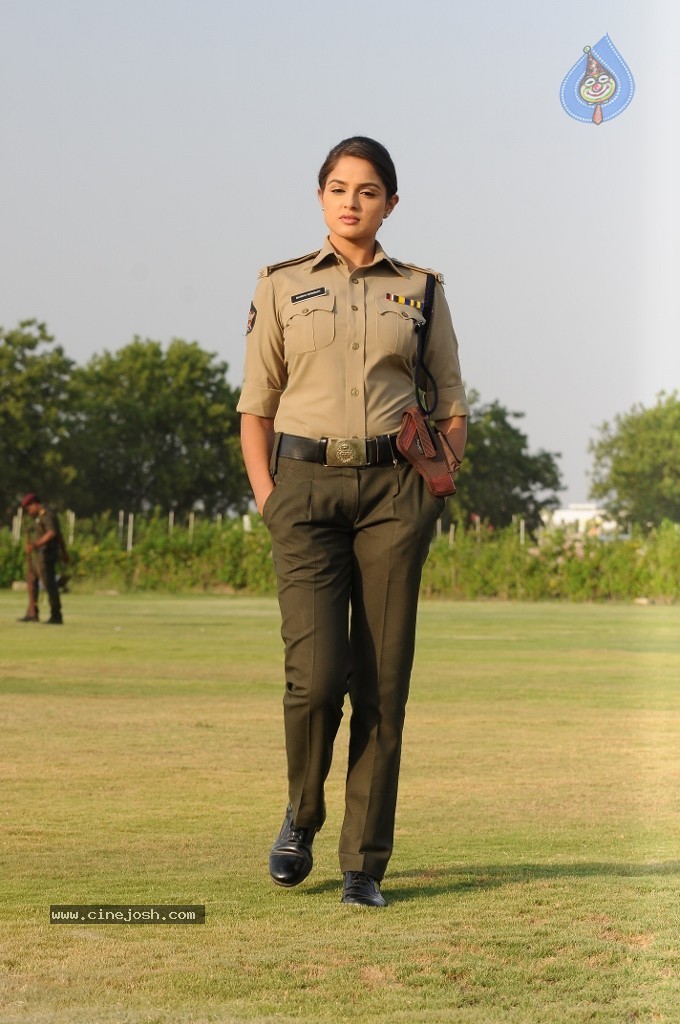 Asmita Sood Stills in Aa Aiduguru - 29 / 79 photos