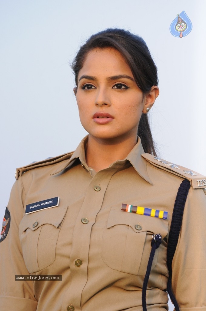 Asmita Sood Stills in Aa Aiduguru - 41 / 79 photos