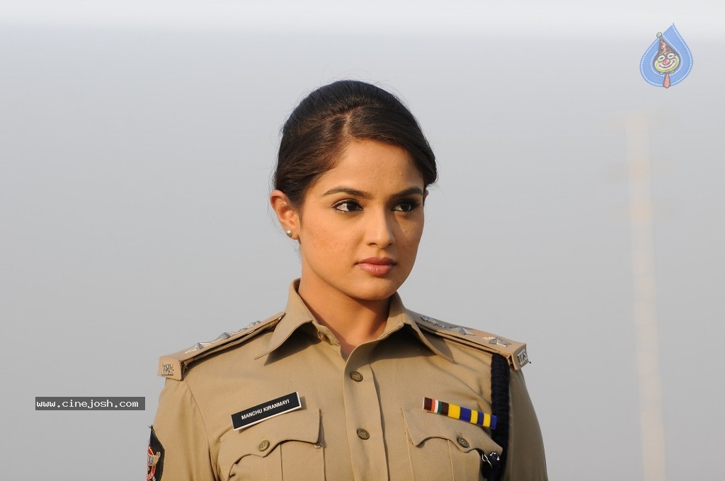 Asmita Sood Stills in Aa Aiduguru - 49 / 79 photos