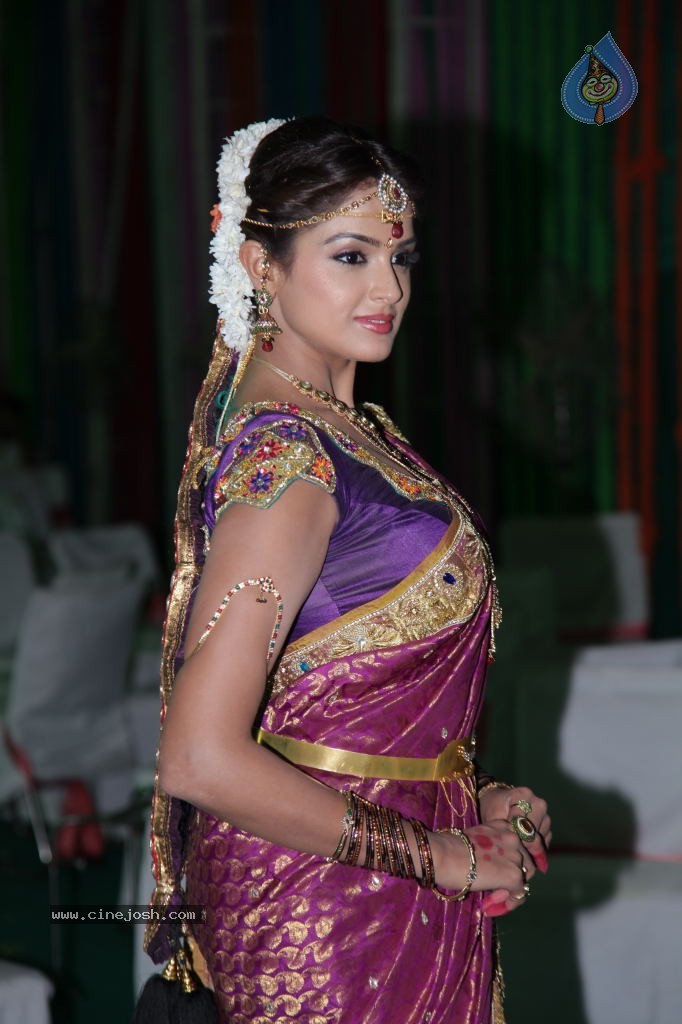 Asmitha Sood Cute Stills - 11 / 52 photos