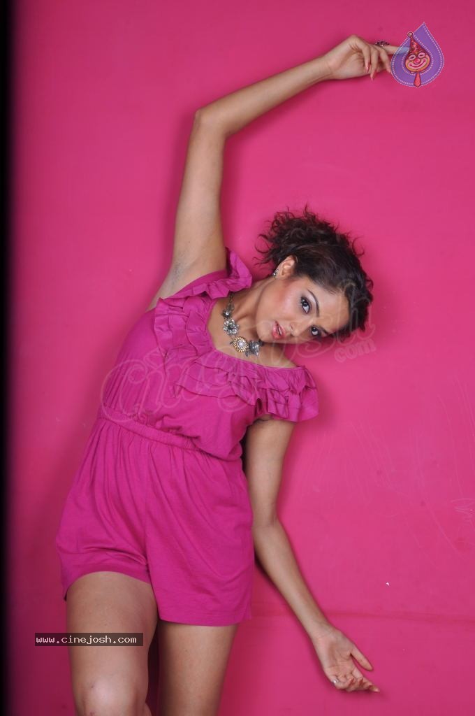 Asmitha Sood New Hot Photos - 26 / 36 photos