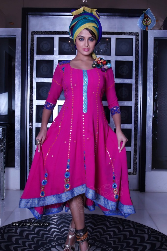 Asmitha Sood New Photos - 4 / 37 photos