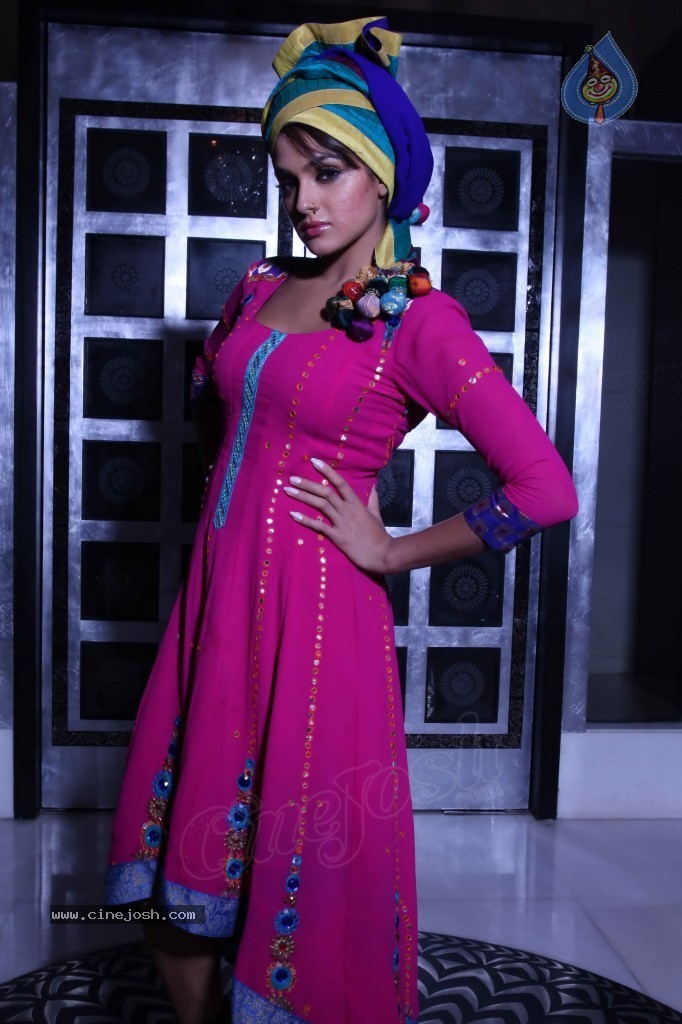 Asmitha Sood New Photos - 19 / 37 photos