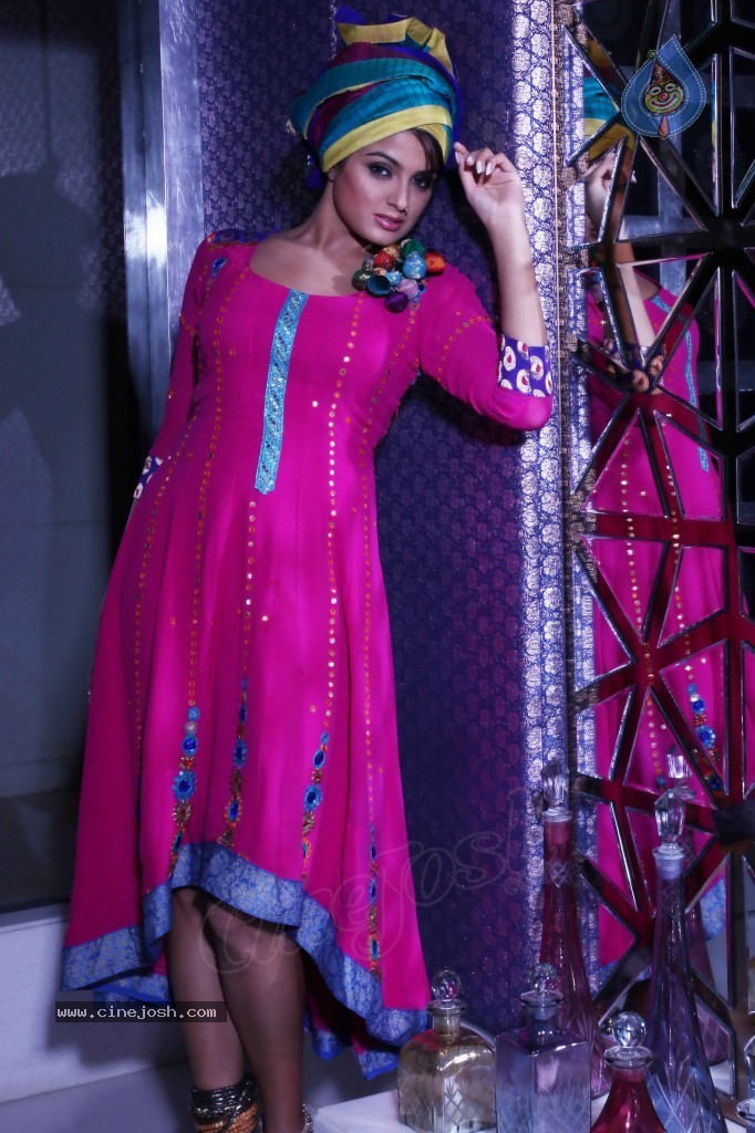 Asmitha Sood New Photos - 23 / 37 photos