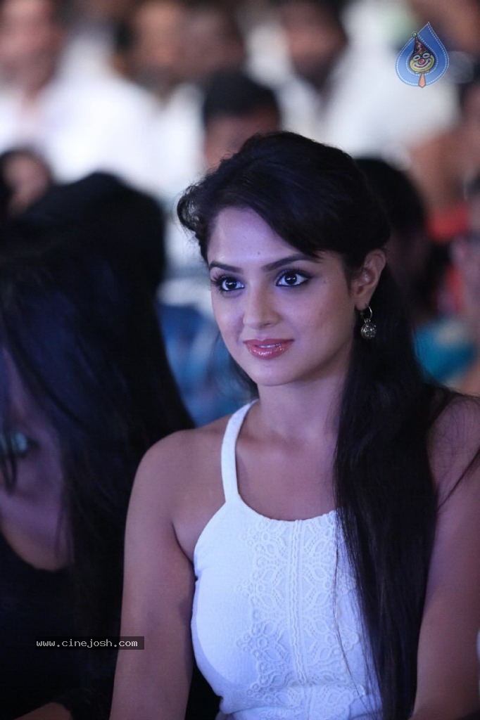 Asmitha Sood Spicy Stills - 17 / 57 photos