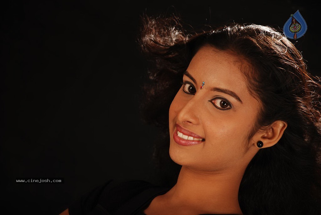 Aswathy New Stills - 31 / 70 photos