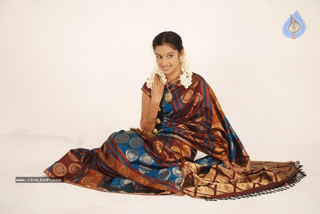 Aswathy Stills - 35 / 63 photos