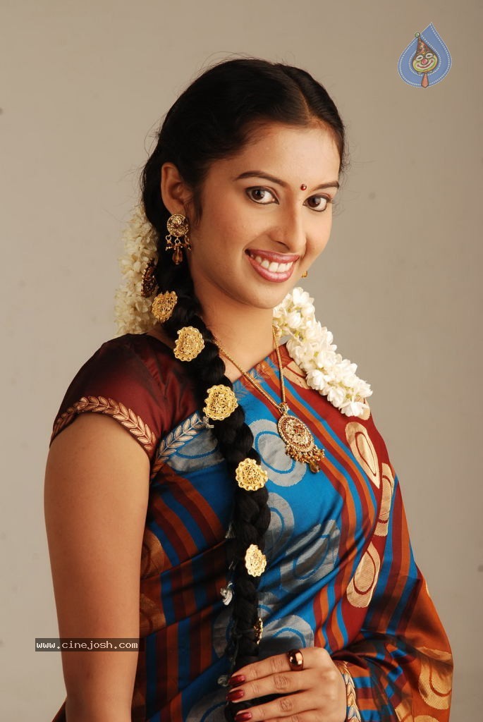 Aswathy Stills - 36 / 63 photos
