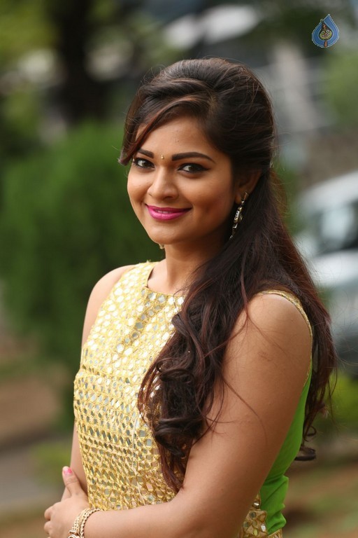 Aswini New Pics - 16 / 42 photos