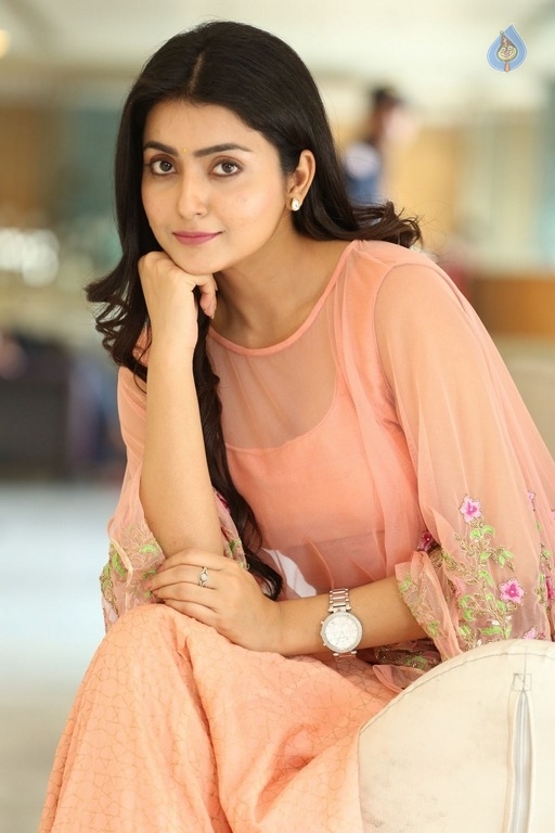 Avantika Mishra Latest Photos - 4 / 41 photos