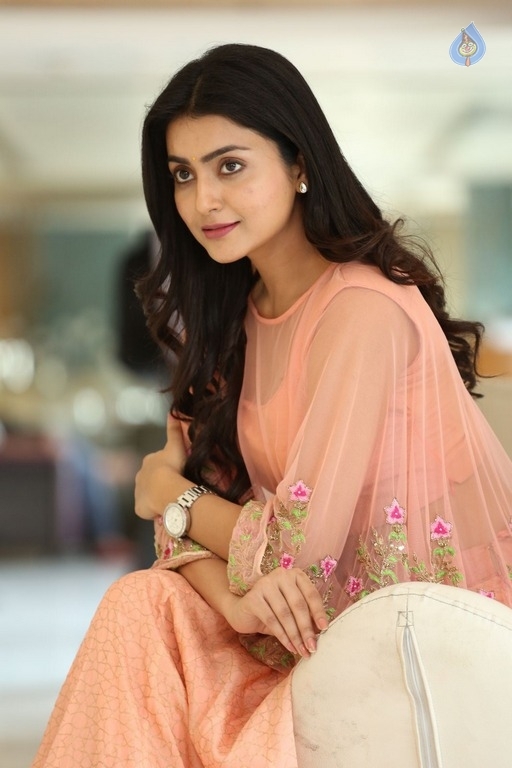 Avantika Mishra Latest Photos - 11 / 41 photos
