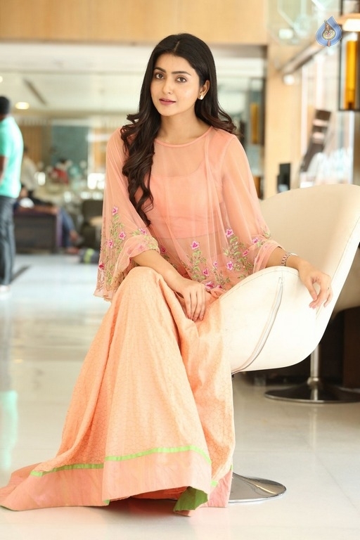 Avantika Mishra Latest Photos - 30 / 41 photos