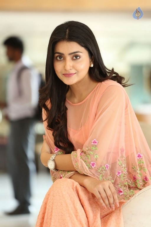 Avantika Mishra Latest Photos - 33 / 41 photos