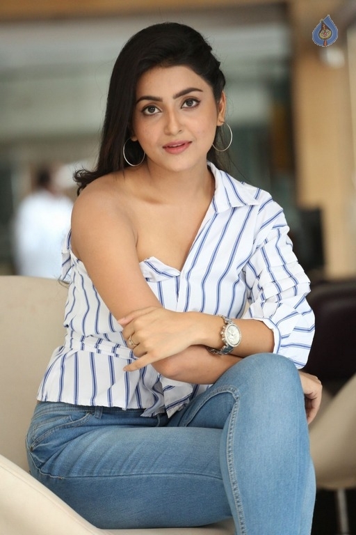 Avantika Mishra Latest Photos - 12 / 63 photos