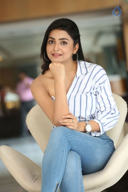 Avantika Mishra Latest Photos - 26 / 63 photos
