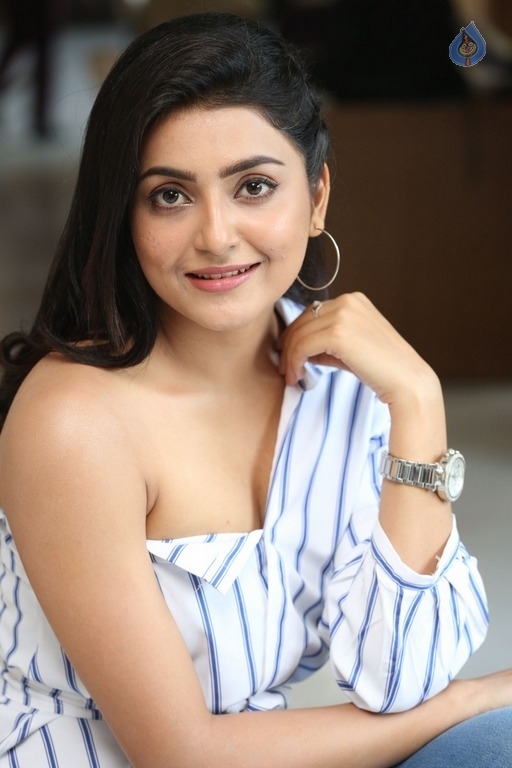 Avantika Mishra Latest Photos - 36 / 63 photos