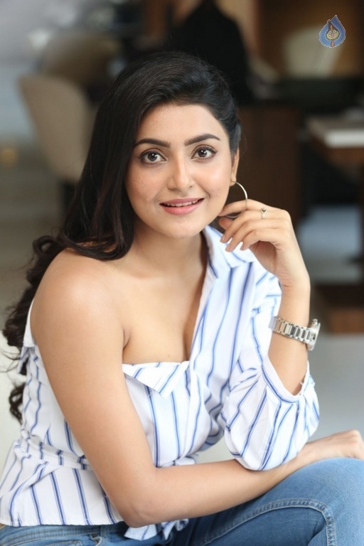 Avantika Mishra Latest Photos - 42 / 63 photos