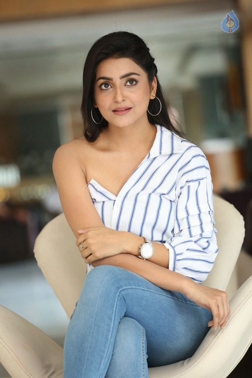 Avantika Mishra Latest Photos - 46 / 63 photos