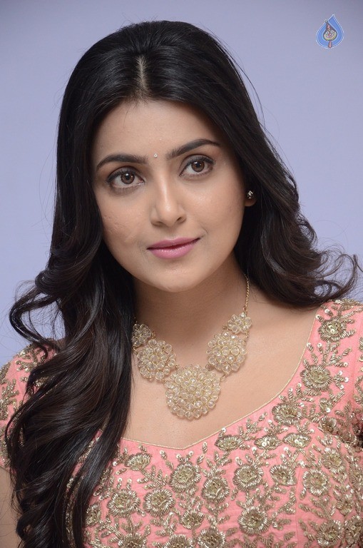 Avantika Mishra New Photos - 38 / 82 photos