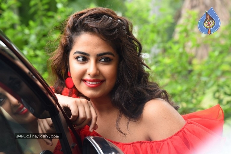 Avika Gor New Photos - 13 / 21 photos