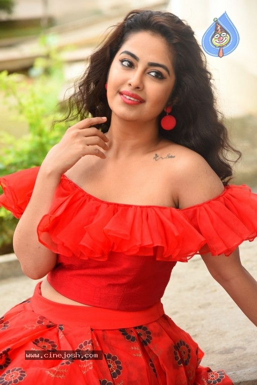 Avika Gor New Photos - 17 / 21 photos