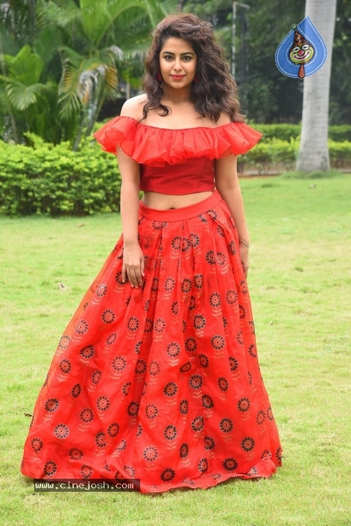 Avika Gor New Photos - 18 / 21 photos