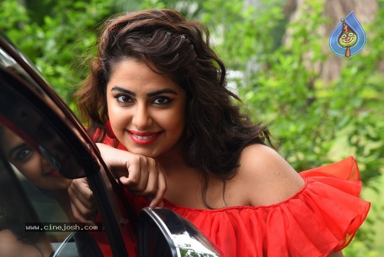Avika Gor New Photos - 19 / 21 photos