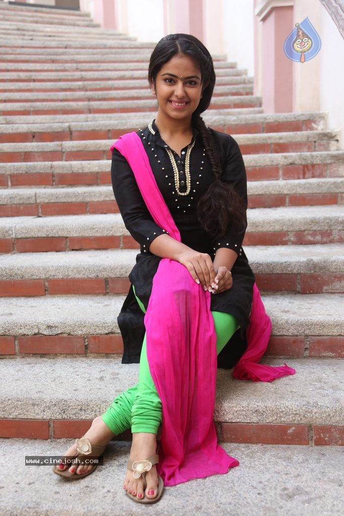Avika Gor New Stills - 32 / 102 photos