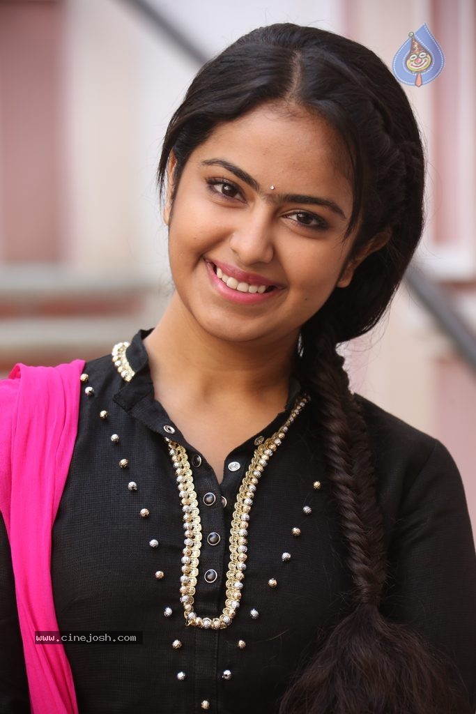 Avika Gor New Stills - 64 / 102 photos