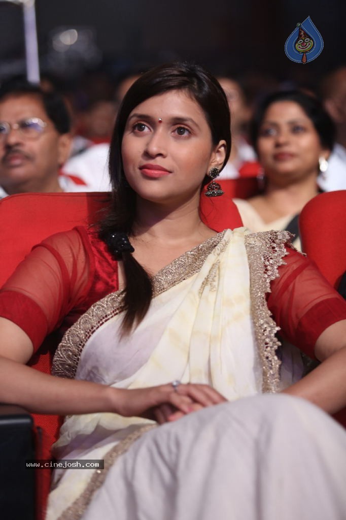 Barbie Chopra New Stills - 39 / 90 photos