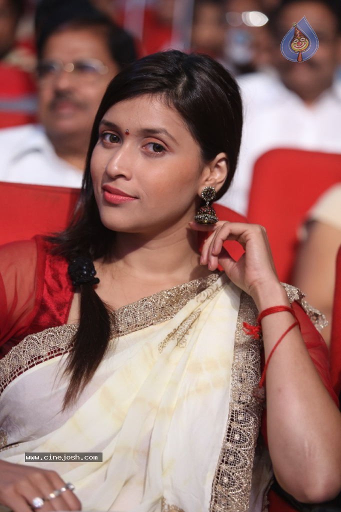 Barbie Chopra New Stills - 44 / 90 photos